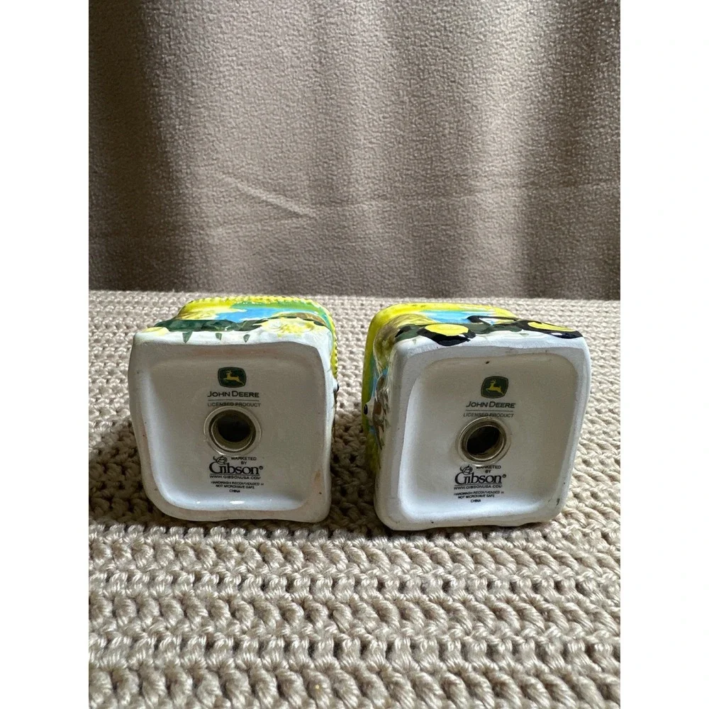 John Deere Gibson Ceramic Salt and Pepper Shaker Set Nothing Runs Like A Deere